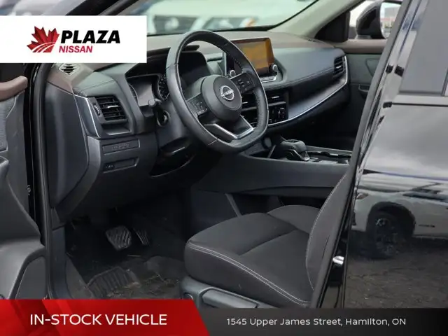 2021 Nissan Rogue in Cars & Trucks in Hamilton - Image 9