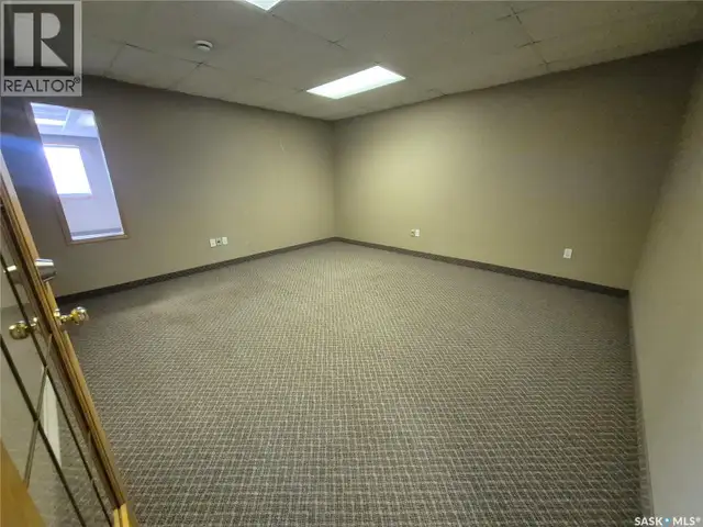 24 12th STREET NE Weyburn, Saskatchewan in Commercial & Office Space for Sale in Regina - Image 31
