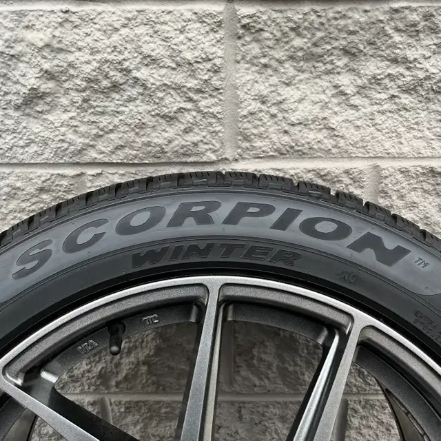 (95%) 4x 275/45R20 Pirelli Winters w/ BMW X5/X6 Rims + TPMS in Tires & Rims in City of Toronto - Image 7