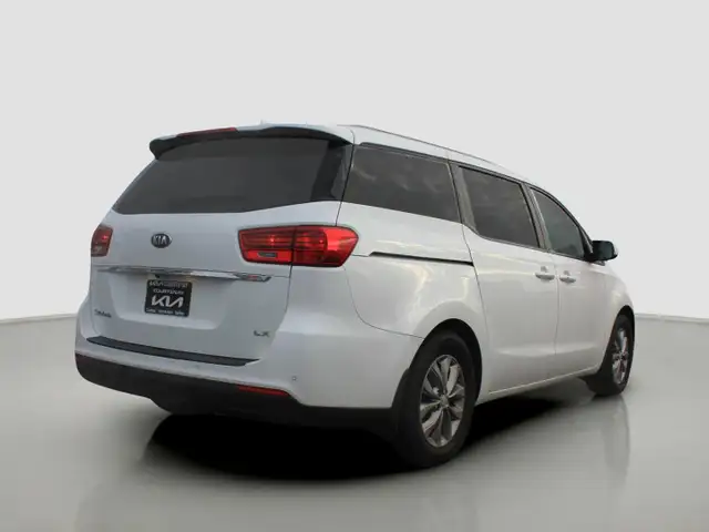 2019 KIA Sedona LX+ FWD for sale in Cars & Trucks in Comox / Courtenay / Cumberland - Image 4