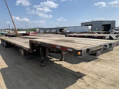 AMVIC licensed business SD1365 2015 Manac 53' Tridem Step Deck 8'6in.W x 53'L 255/70R22.5 tires, ste...