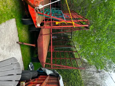 Wagon Voiture (Trailer) à foin , 6 roues VALAC, 20 pieds, View more