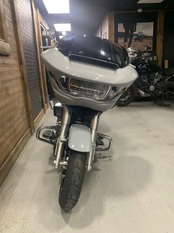 2025 Harley-Davidson Road Glide in Street, Cruisers & Choppers in Oshawa / Durham Region - Image 12