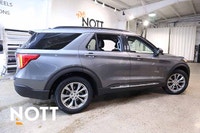 Key Features: Power adjustable front seats, tri-zone automatic climate control, heated front seats,... (image 5)