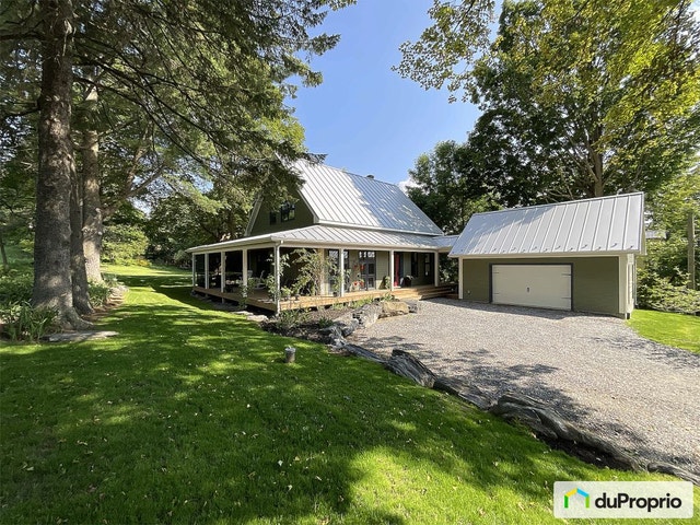 $895,000 - 2 Storey for sale in Hatley — photo 1