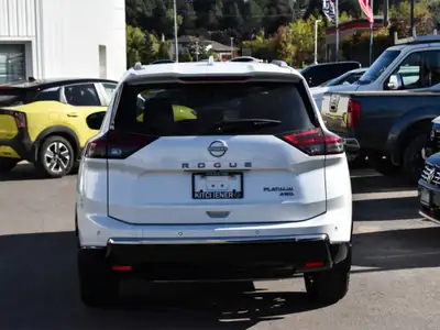 2024 Nissan Rogue Platinum AWD-Leather| Roof| Heads Up Display| , View more
