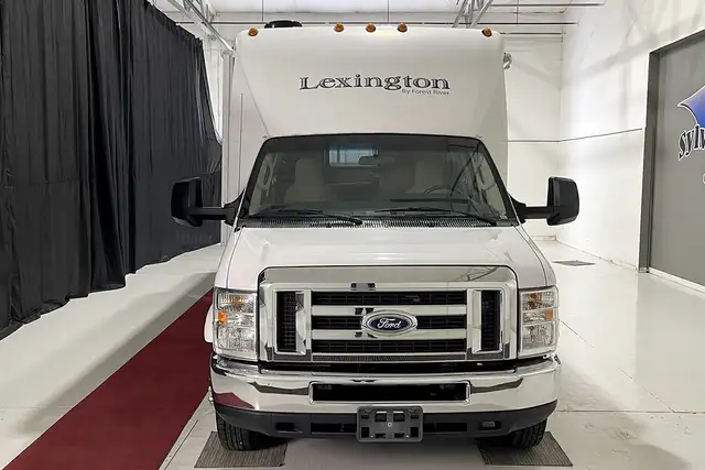 2015 Forest River Lexington 265DS – Pre-Owned Class B+ Motorhome in RVs & Motorhomes in Red Deer - Image 8