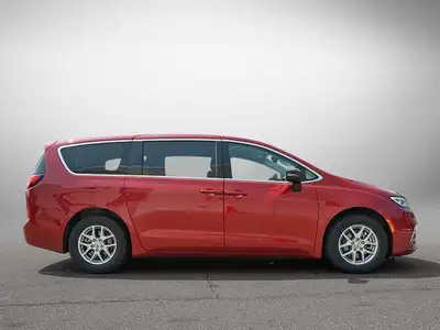 2024 Chrysler Pacifica Touring-L | 4 New Tires | Lane Departure, View more