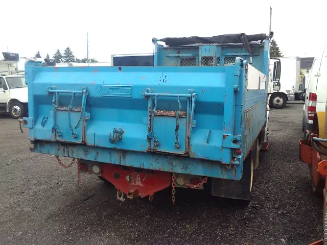 2008 International 4300 12ft Dump  in Heavy Trucks in Mississauga / Peel Region - Image 5
