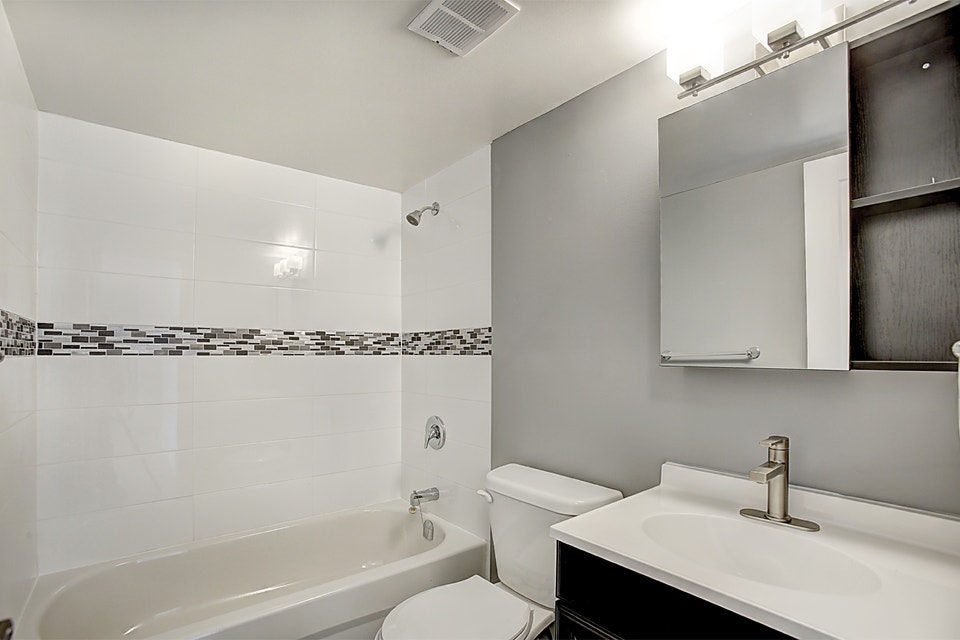 Brampton 2 Bedrooms Apartment for Rent - 186 Church Street, East 4