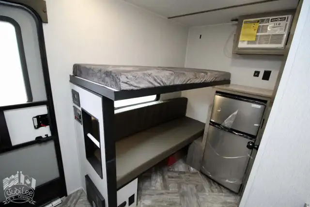 2025 ,Sun Lite,Sunset Park RV 13BH in Travel Trailers & Campers in Kamloops - Image 8