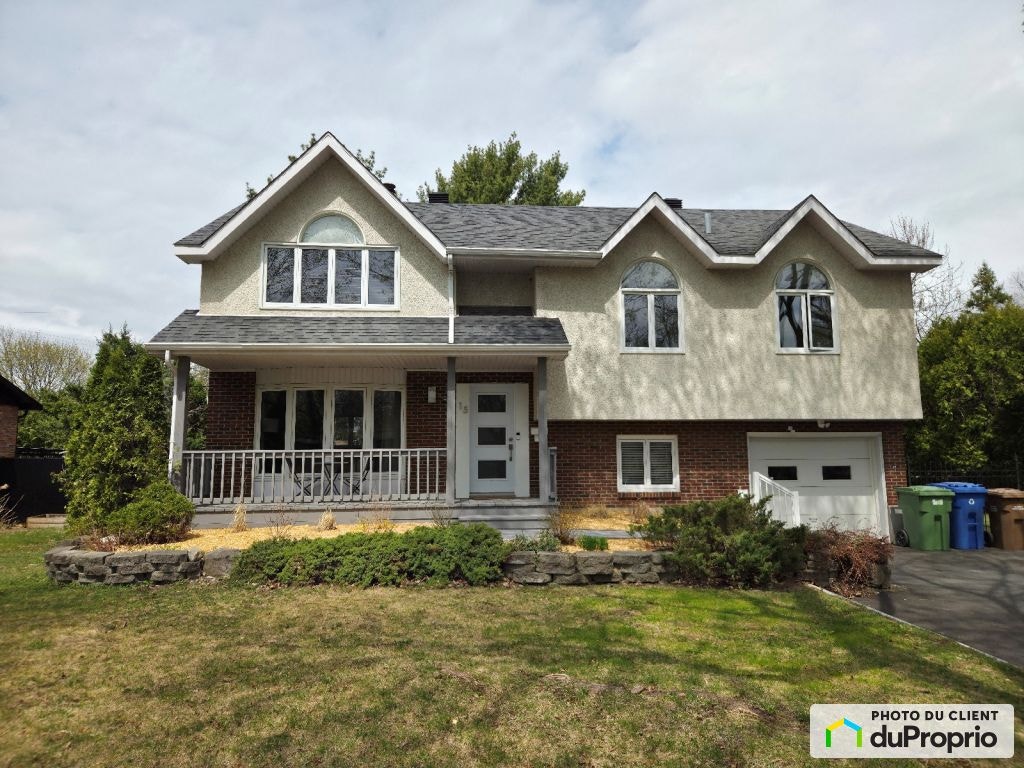 $899,500 - Split Level for sale in Candiac — photo 1
