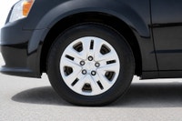 Key Feature: 7 PASSENGER, CRUISE CONTROL, A/C, BLUETOOTH, REAR VIEW CAMERA WITH PARKING AIDS, CLIMAT... (image 7)