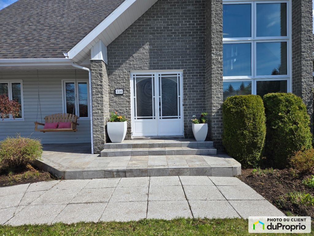 $695,000 - 2 Storey for sale in Métis-Sur-Mer — photo 3