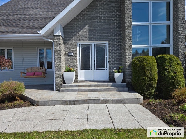 $695,000 - 2 Storey for sale in Métis-Sur-Mer — photo 3