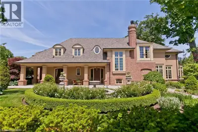 An architectural masterpiece by renowned Gren Weis, this exceptional residence offers over 10,000 sq...