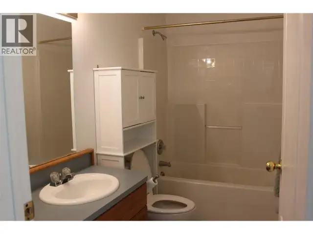 129 Oak Street Fauquier, British Columbia in Houses for Sale in Nelson - Image 14