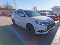 "• Power_Steering • Power_Brakes • Power_Windows • Power_Mirrors • Power_Locks • Keyless_Entry • Air... (image 2)
