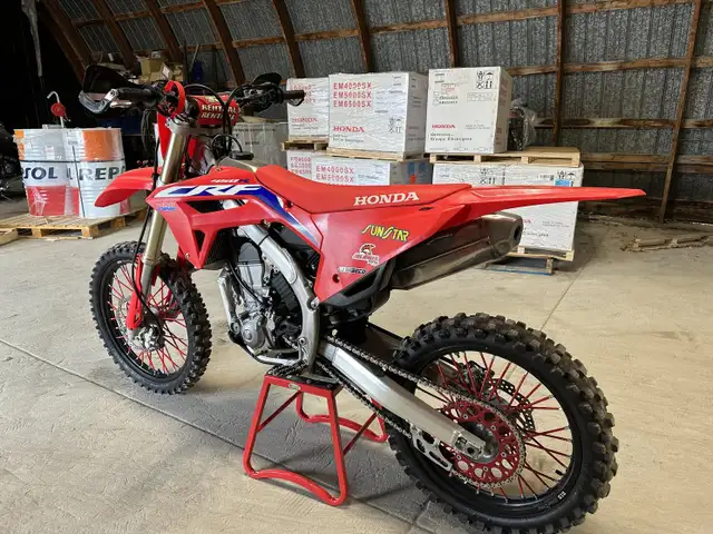 2022 Honda CRF 450R in Dirt Bikes & Motocross in Ottawa - Image 3