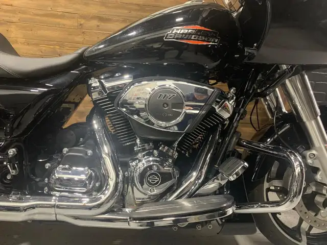 2025 Harley-Davidson Road Glide in Street, Cruisers & Choppers in Oshawa / Durham Region - Image 7