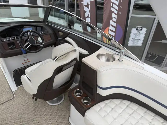 2019 Cobalt R7 Surf in Powerboats & Motorboats in Saskatoon - Image 17