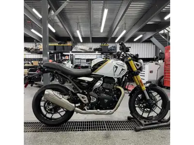 2026 Triumph SPEED 400 BLANC Triumph SPEED 400 BLANC 2026 Les photos peuvent être à titre indicatif...