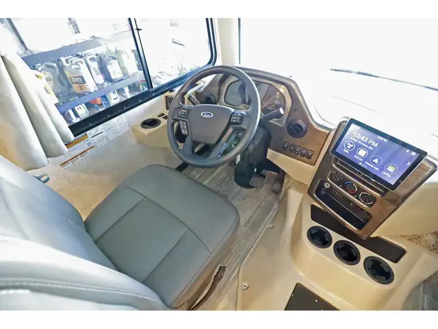 2022 Thor Motor Coach Hurricane 35M Classe A VR / RV 1.5 SDB + F in RVs & Motorhomes in Laval / North Shore - Image 29