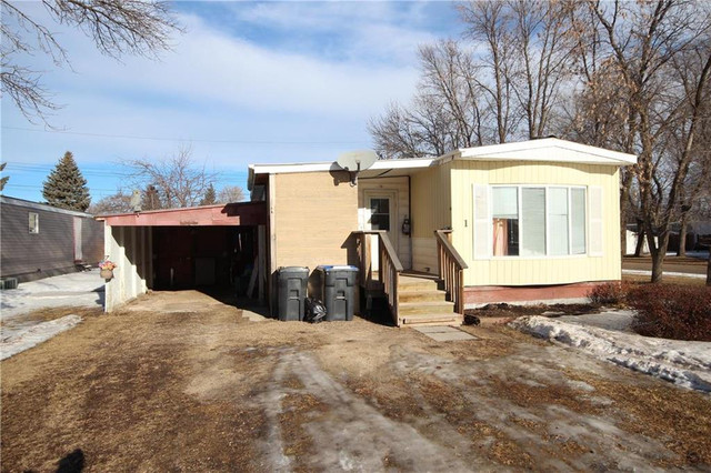 1 Poplar Avenue Carman, Manitoba in Houses for Sale in Portage la Prairie