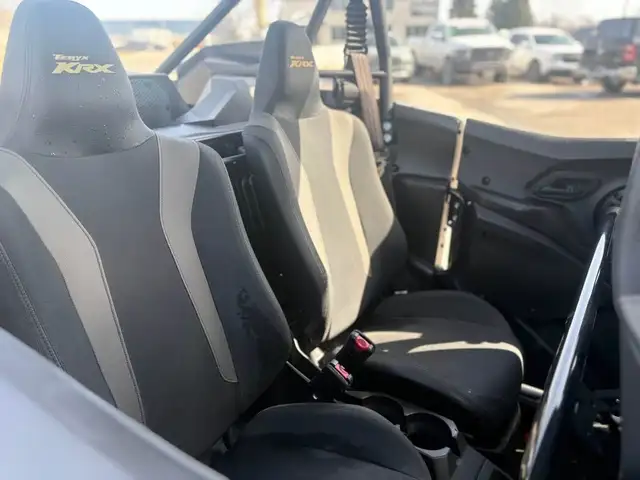 2024 Kawasaki Teryx KRX® 4 1000 eS SE - Metallic Flat Raw Grayst in ATVs in Markham / York Region - Image 10