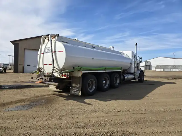 2015 KENWORTH T800 in Heavy Trucks in Kamloops - Image 6