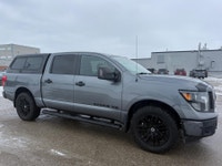 2018 NISSAN TITAN SV CREWCAB MIDNIGHT EDITION 4X4 CLEAN CARFAX PHENOMENAL SHAPE ONLY $202.66 WITH $0... (image 8)