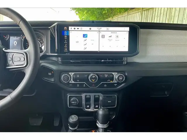 2024 Jeep Wrangler SportS 2 Dr | 12\" Screen | CarPlay | Tow Pkg in Cars & Trucks in Mississauga / Peel Region - Image 7