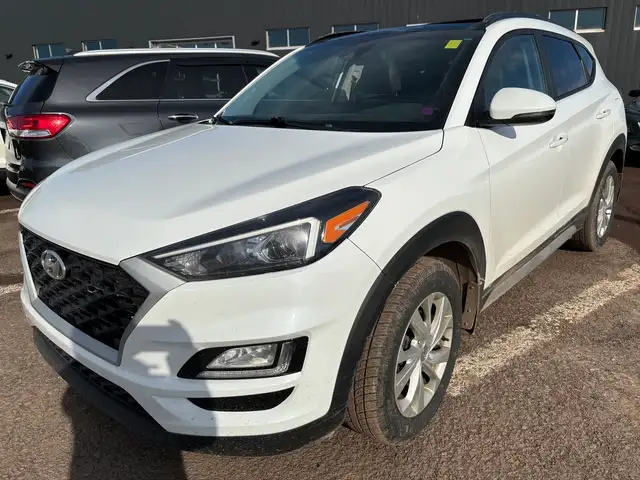 2021 Hyundai Tucson PREFERRED! SUNROOF/MOONROOF! HEATED SEATS! in Cars & Trucks in Moncton - Image 2