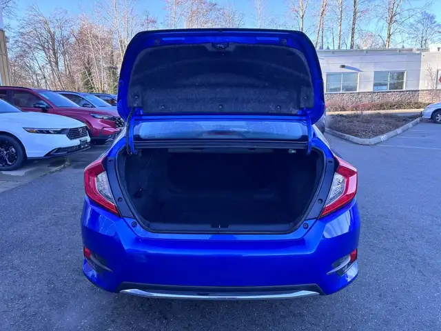 2020 Honda Civic Sedan Touring in Cars & Trucks in Comox / Courtenay / Cumberland - Image 8