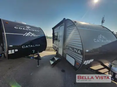 This Catalina Summit Series 7 travel trailer 134RDX highlights: 29in.in. Dinette Bedroom Storage Two...