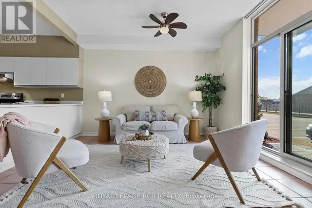 12 - 16 FOURTH STREET Orangeville, Ontario in Condos for Sale in Oakville / Halton Region - Image 3