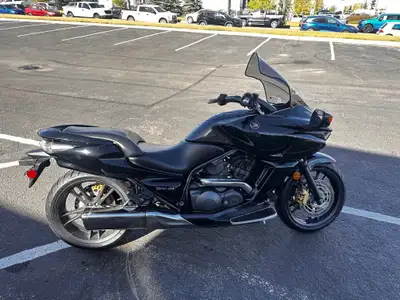 2009 Honda DN-01 Very Rare Bike Less then 10 registered in Canada Low Mileage 6342km Asking $6995+GS...