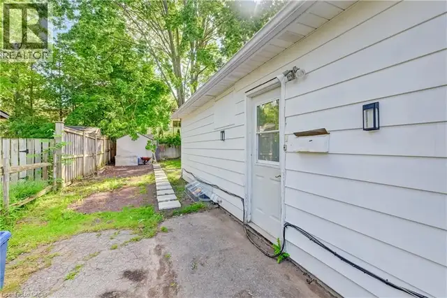 53 HELENE Crescent Waterloo, Ontario in Houses for Sale in Kitchener / Waterloo - Image 6