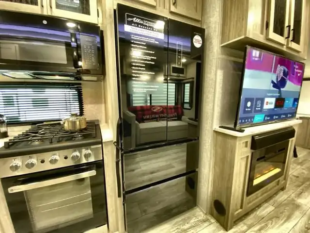 2025 EAST TO WEST Alta 3100KXT in Travel Trailers & Campers in Bedford - Image 26