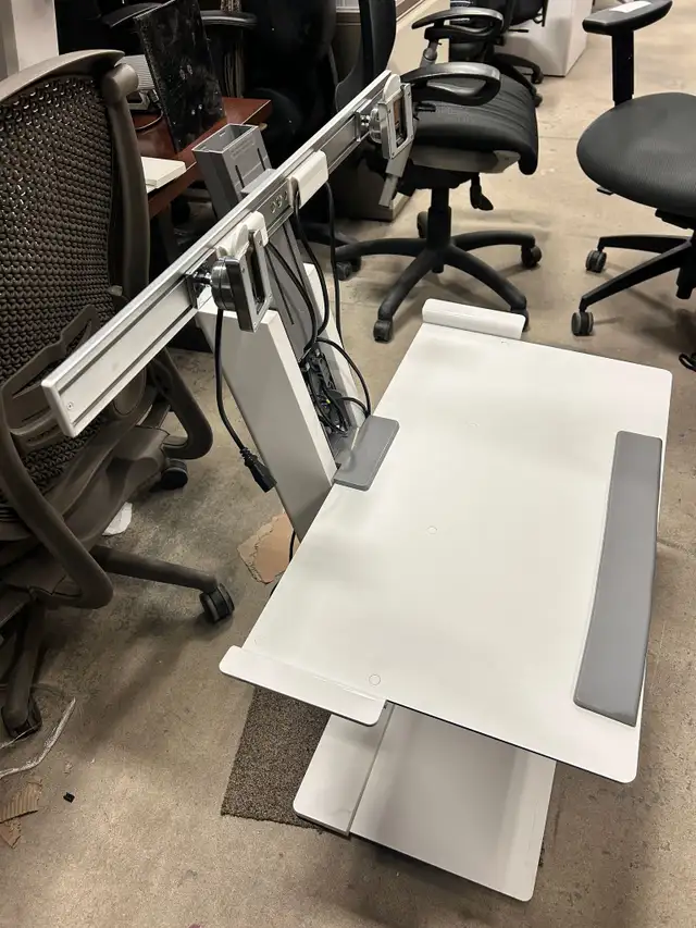 Humanscale QuickStand Configurator-Excellent Condition!62863271800451122