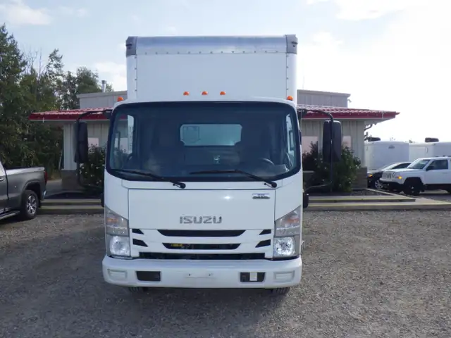 2018 Isuzu NQR With 16 Ft Dry Van #0826A in Heavy Trucks in Red Deer - Image 4