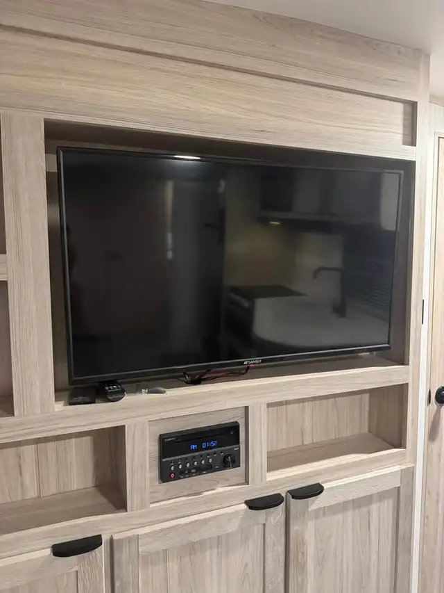 2023 CRUISER RV SHADOW CRUISER 325BHS 37FT in Cargo & Utility Trailers in Delta/Surrey/Langley - Image 12