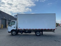 2020 Hino Truck 195 2020 HINO TRUCK 195;Medium Duty Trucks - VAN-REEFER MANAGERS SPECIAL Penske Loca... (image 3)