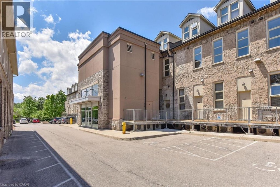 25 CONCESSION Street Unit# 212 Cambridge, Ontario 3