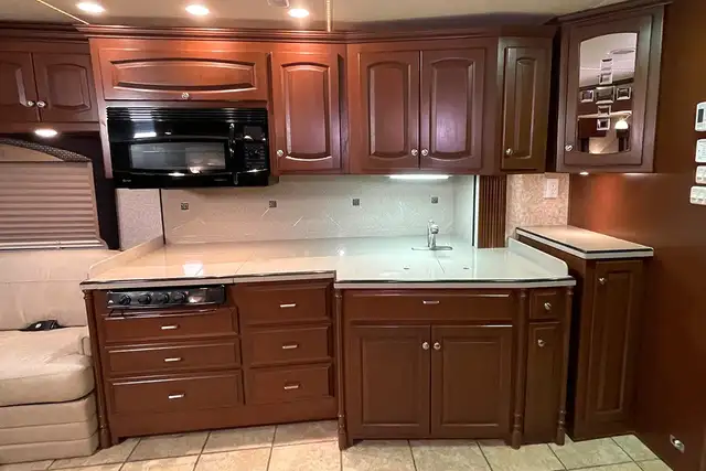 2007 Newmar Dutch Star 4023 – Pre-Owned Class A Motorhome.  in RVs & Motorhomes in Red Deer - Image 28
