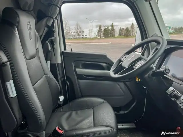 2025 Kenworth T680 in Heavy Trucks in Moncton - Image 21