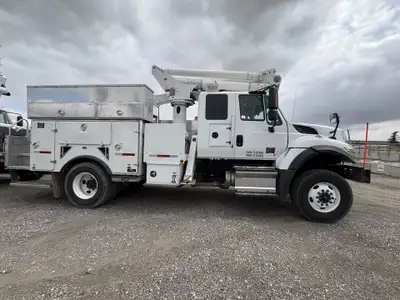 AMVIC Licensed Business Engine Make Cummins Engine Model B6.7 Engine HP 300 Trans Make Allison Trans...