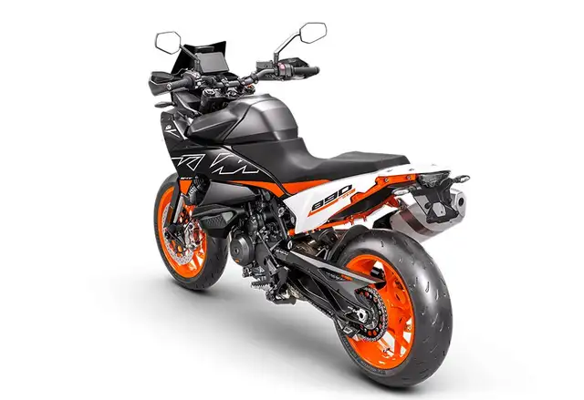 2024 KTM 890 SMT in Street, Cruisers & Choppers in Vancouver - Image 4