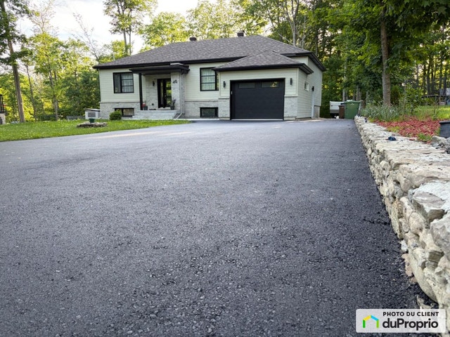 $749,000 - Bungalow for sale in Grenville-sur-la-Rouge — photo 1