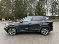 // ACCIDENT FREE!! // This 2024 Kia Seltos EX AWD is a one-owner SUV offered by Haldimand Motors Ltd... (image 9)